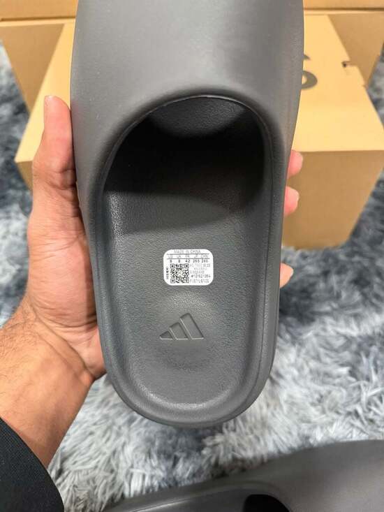 Adidas Yeezy Slide Onyx Size 8 HQ6448 main image 5